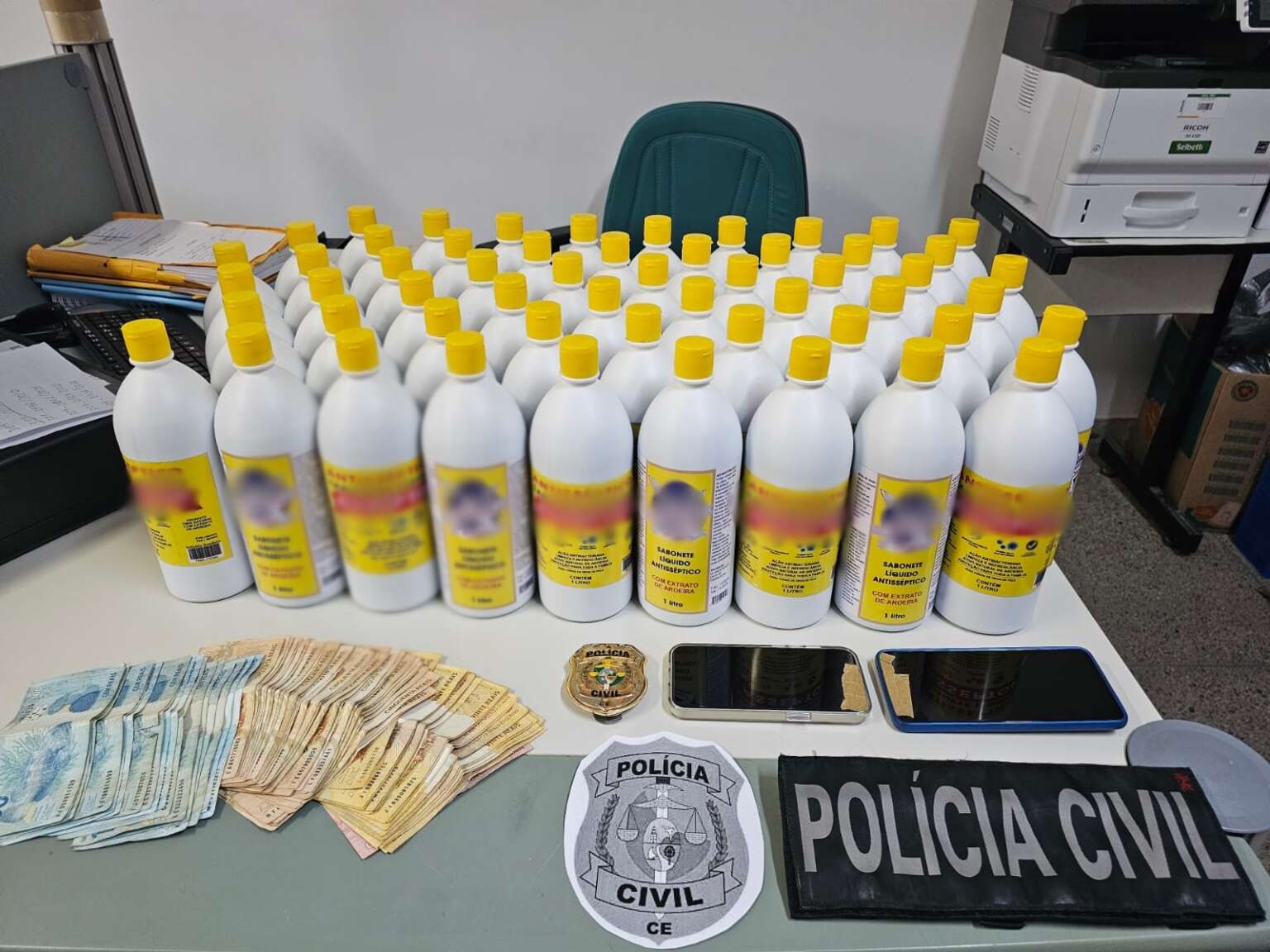 Pol Cia Civil Prende Suspeito Em Flagrante Por Comercializa O De