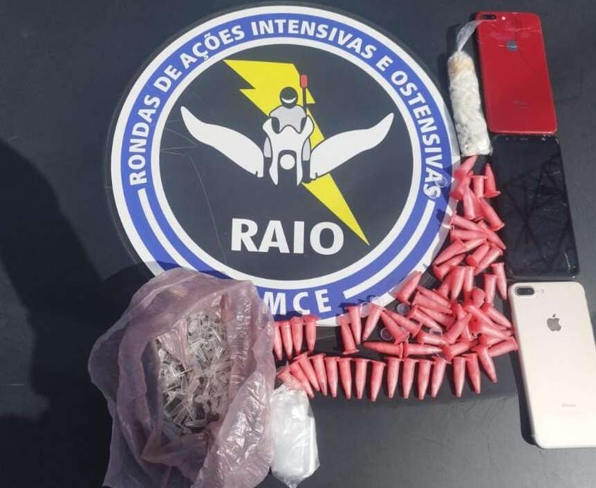 Pol Cia Militar Prende Quatro Pessoas Suspeitas De Tr Fico De Drogas Em